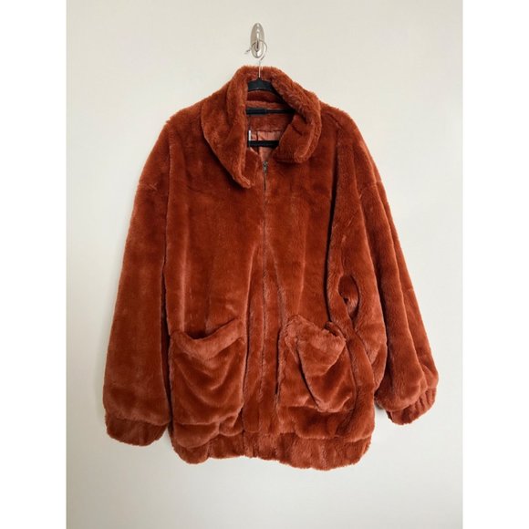 NWT PrettyLittleThings Brown Faux Fur Pocket Front Coat - Size Medium - Picture 1 of 10
